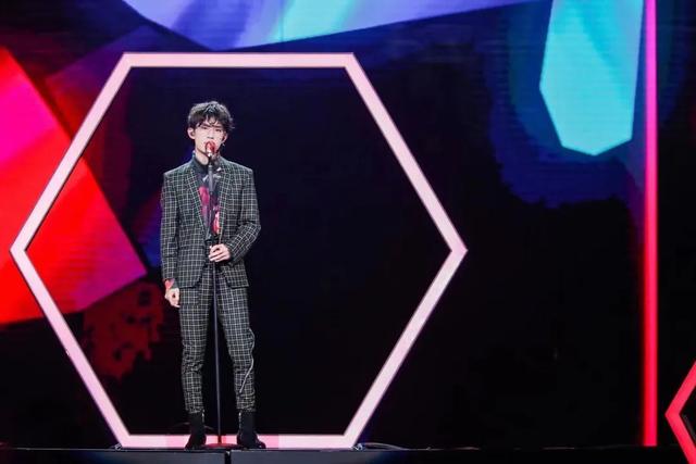 易烊千玺考编三大争议事(面试过程该不该公开)(1)