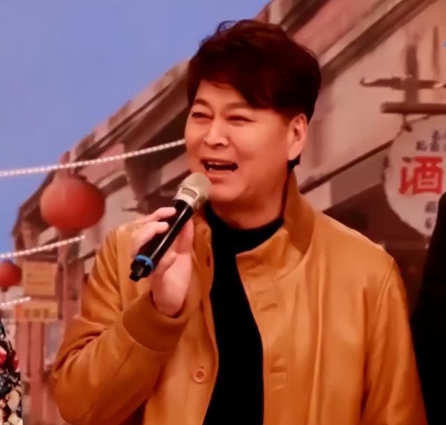 刘尚谦秋歌（春寒中美男子如今相貌变化大）(12)