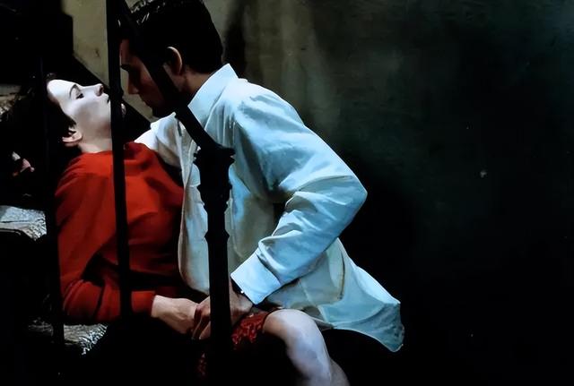 朱丽叶比诺什确实是个大美女(比诺什的成名作情陷夜巴黎)(6)