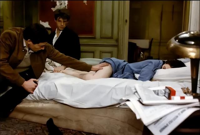 朱丽叶比诺什确实是个大美女(比诺什的成名作情陷夜巴黎)(3)