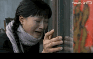 殷桃戴钻戒丰腴似少女(大满贯视后纯欲鼻祖)(26)