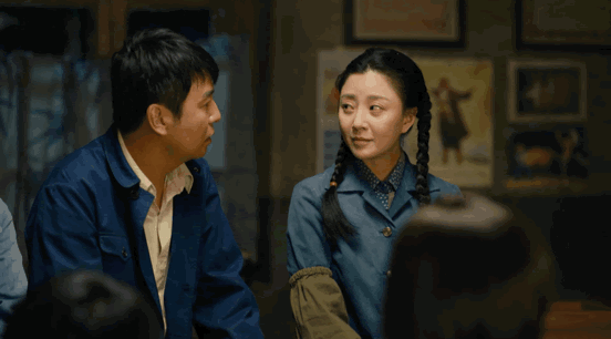 殷桃戴钻戒丰腴似少女(大满贯视后纯欲鼻祖)(29)