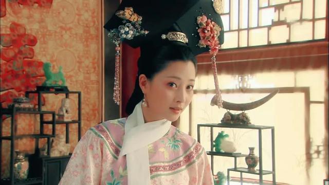 殷桃戴钻戒丰腴似少女(大满贯视后纯欲鼻祖)(15)