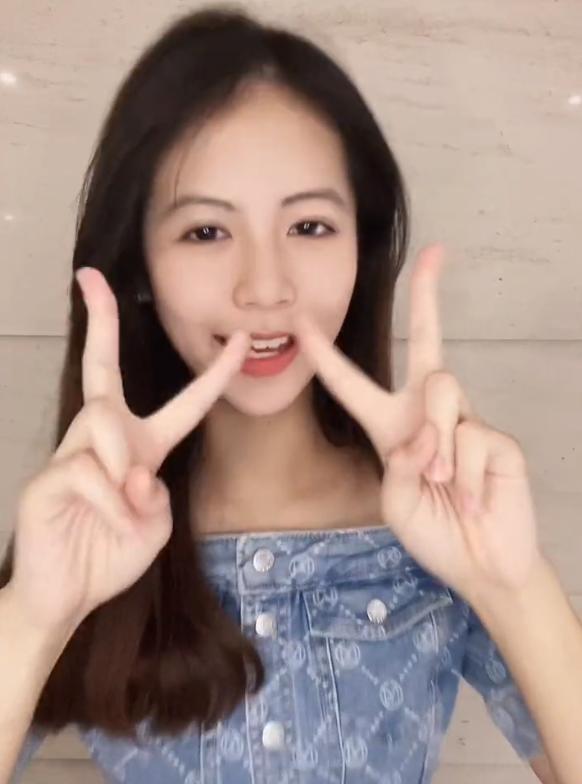 翁虹年轻美照（翁虹高颜值女儿满15岁）(5)