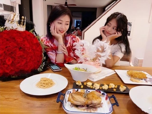 翁虹年轻美照（翁虹高颜值女儿满15岁）(7)