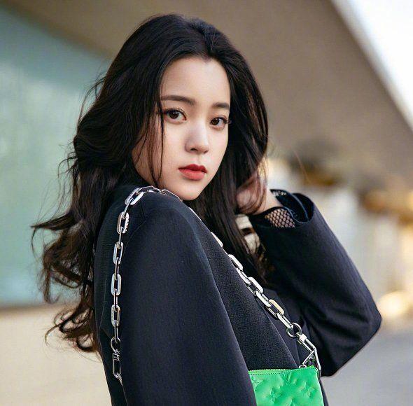 欧阳娜娜直播收门票内容(直播观看需付费)(15)