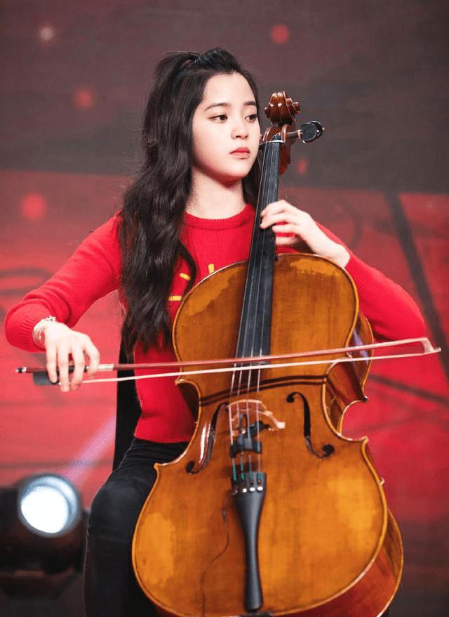 欧阳娜娜直播收门票内容(直播观看需付费)(4)