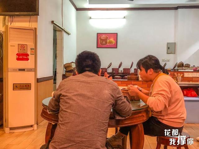 正宗紫砂煲仔饭怎么样(他卖了17年的紫砂煲仔饭)(45)