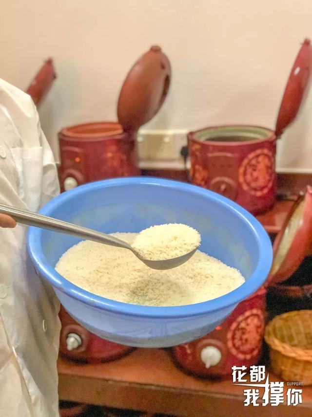 正宗紫砂煲仔饭怎么样(他卖了17年的紫砂煲仔饭)(41)