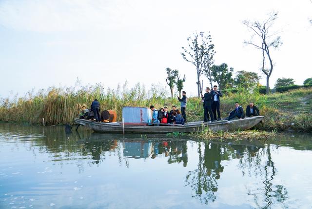 阳澄湖大闸蟹哪个地方的好吃(阳澄湖的大闸蟹一捞起来就能吃)(9)