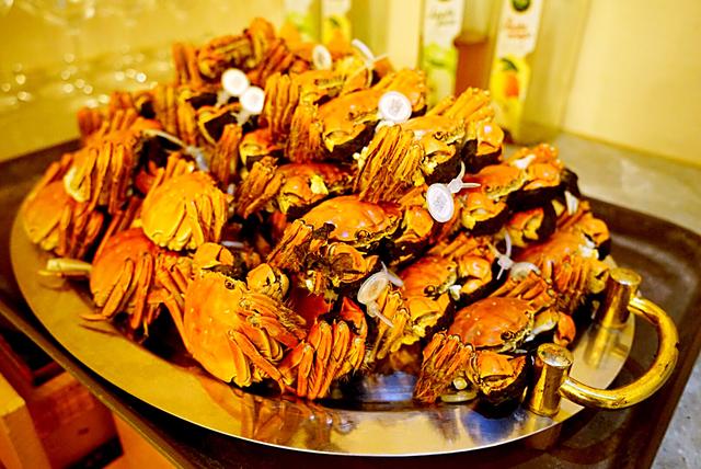 阳澄湖大闸蟹哪个地方的好吃(阳澄湖的大闸蟹一捞起来就能吃)(14)