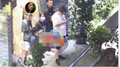 钟汉良谈婚姻经历(媒体拍钟汉良和妻子露面)(5)