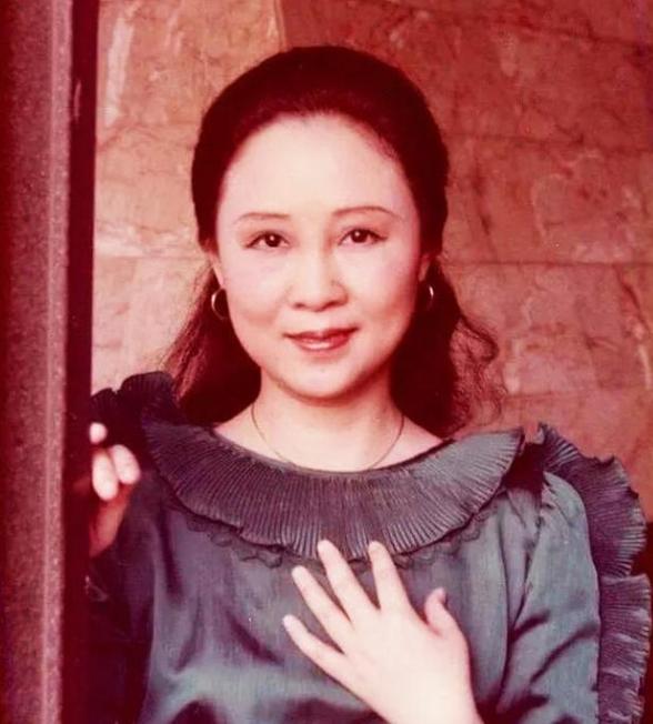 金铭小时候和现在对比（为考北大弃演还珠）(2)