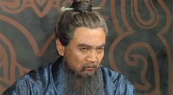 曹操割发代首的故事的启示,曹操为何发兵图12