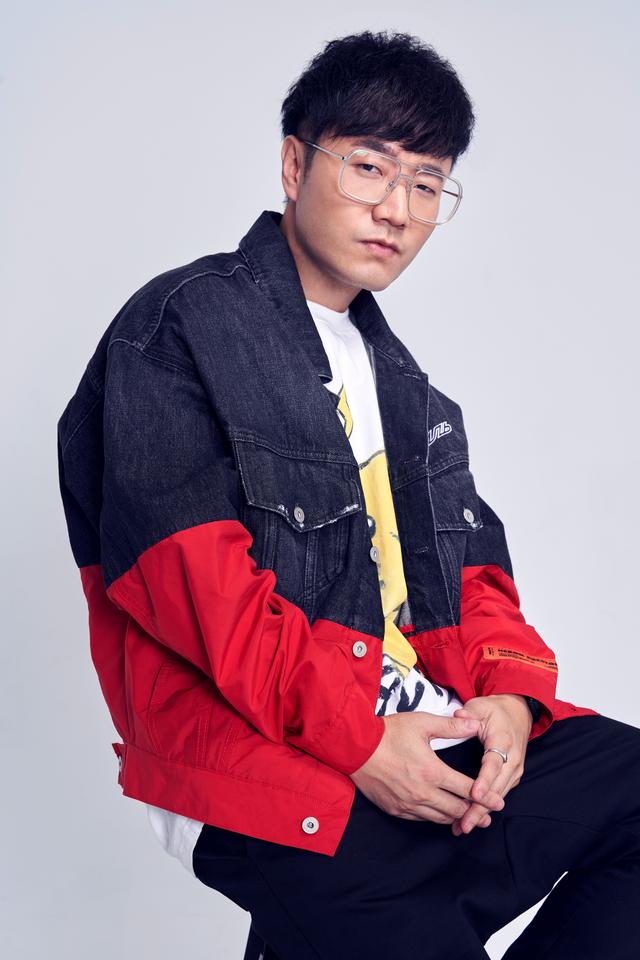 王铮亮特别火的歌(王铮亮献声凡人之风起天南片头曲)(2)