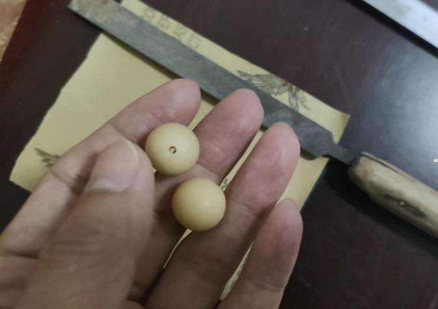 纯手工打磨千眼菩提珠子（菩提根圆珠手工打磨教程）(9)