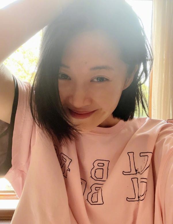 许晴近况如何了(许晴被传封杀后首露面)(2)