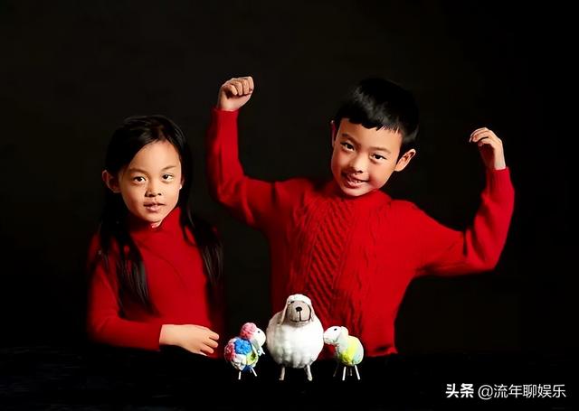 哈辉第三任丈夫(国学形象大使哈辉晒全家福)(4)