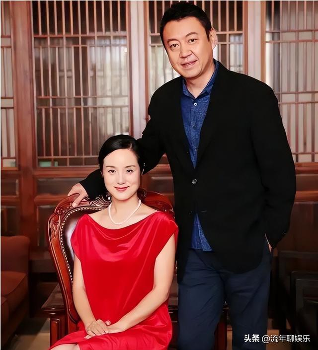 哈辉第三任丈夫(国学形象大使哈辉晒全家福)(6)