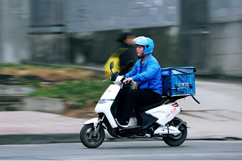 顺丰快递费用价格表(同城急送价格速度大比拼) 顺丰快递费用价格表(同城急送价格速度大比拼)