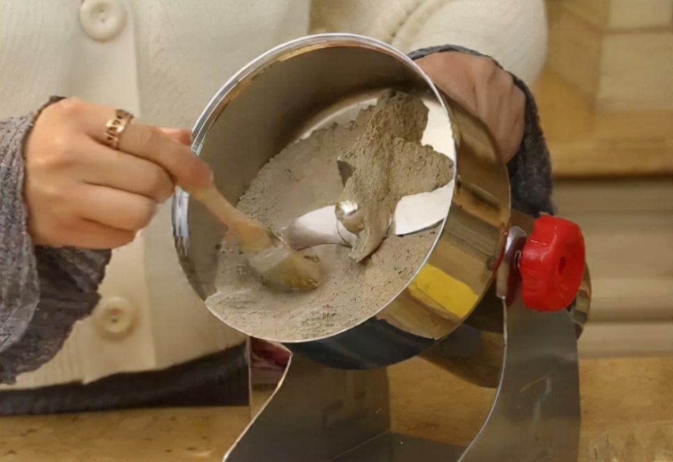 拉丝粉用什么做的（拉丝粉的作用有哪些）(图3)