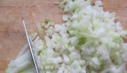 肉包子馅怎么调,包子肉馅怎么调好吃又嫩窍门图6