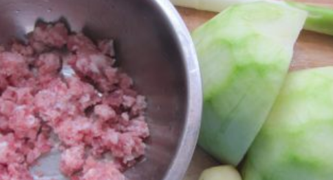 肉包子馅怎么调,包子肉馅怎么调好吃又嫩窍门图3