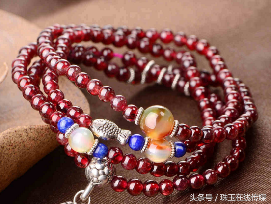 女人最适合佩戴哪种宝石（女人必备的三大宝石）(图2)