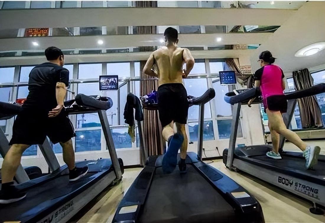 跑1000米的跑步技巧详细讲解(跑一千米的技巧)(图3) 跑1000米的跑步技巧详细讲解(跑一千米的技巧)(图3)