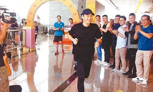 哪些艺人获紫荆星章(获紫荆星章的香港艺人) 第6张