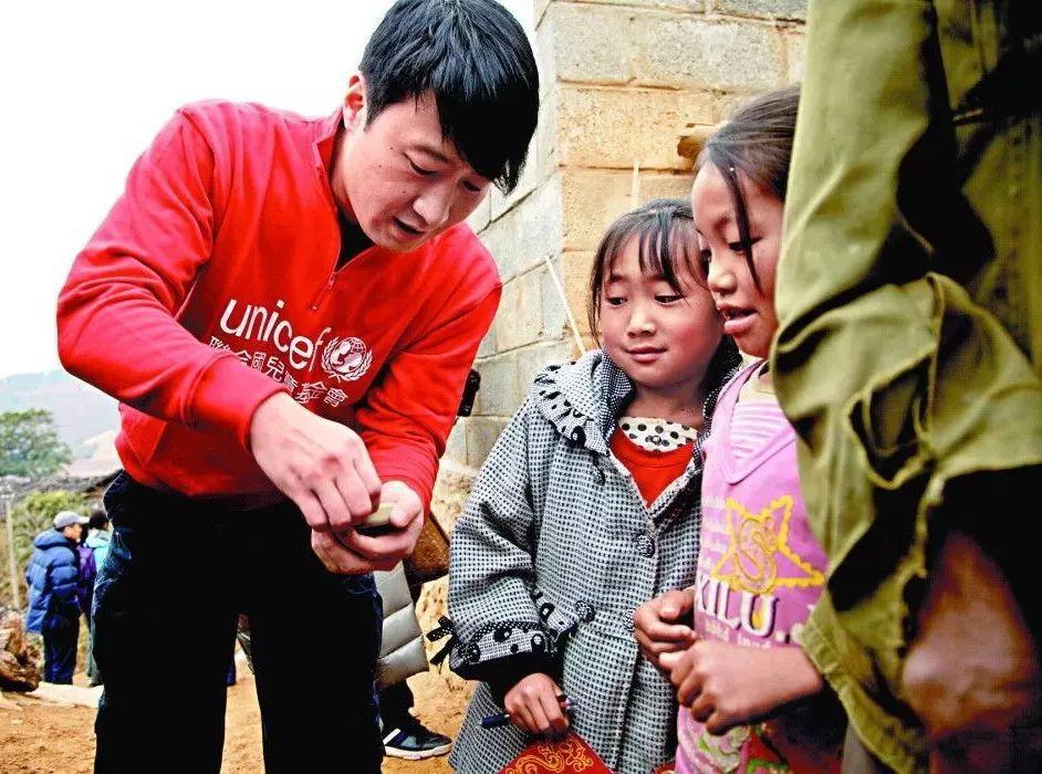 哪些艺人获紫荆星章(获紫荆星章的香港艺人) 第11张