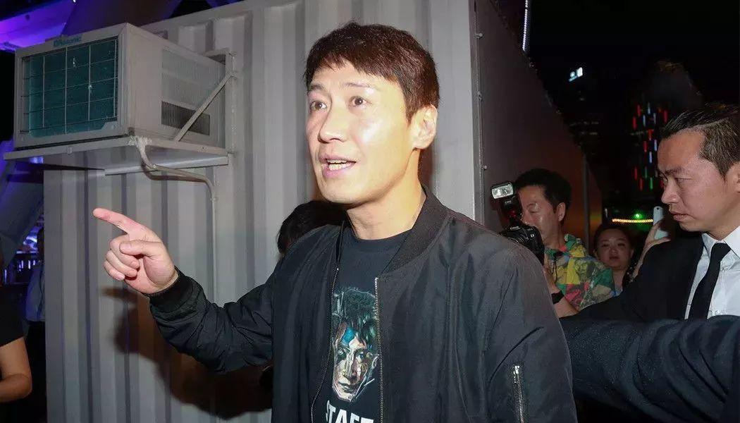 哪些艺人获紫荆星章(获紫荆星章的香港艺人) 第9张