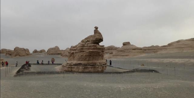 月牙泉在哪里个城市，敦煌旅行除了去莫高窟鸣沙山月牙泉，还有哪些地方可以去看看？图6