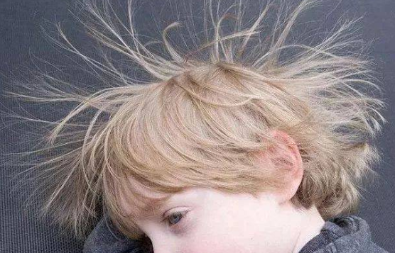 如何释放身体的静电,怎么释放身体的静电图1