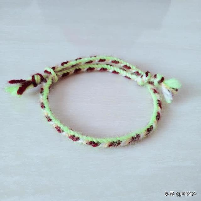 毛线编织绳教程简单（毛线花样手绳编织图文过程）(8)
