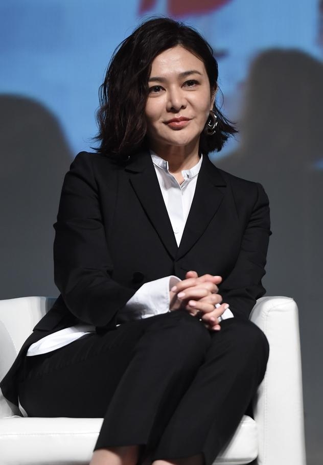 邓萃雯年轻照片(邓萃雯照片大全) 邓萃雯 照片 第19张