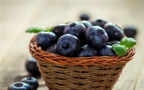 吃蓝莓要剥皮吗