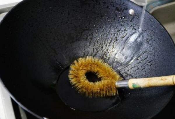 新锅怎么开锅最简单,新买的铁锅怎么开锅好图12