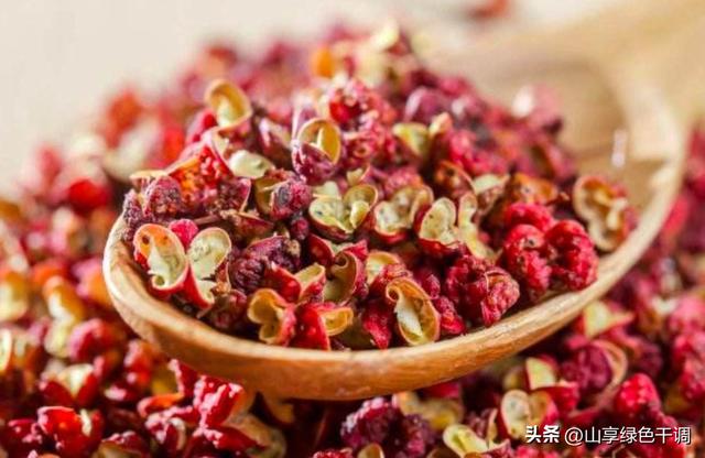 炖肉放哪些调料好吃(炖肉调料搭配避坑指南)(4)