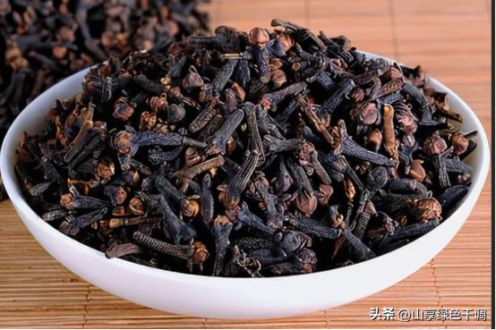 炖肉放哪些调料好吃(炖肉调料搭配避坑指南)(9)