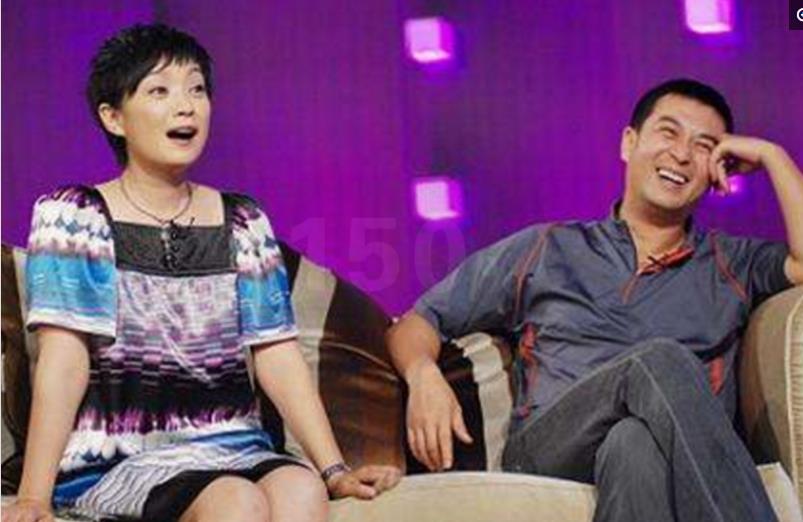 张嘉译48岁妻子王海燕近照,张嘉译天天面对这样的女人