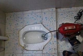 马桶堵了该怎么办,家里的马桶堵住了怎么办图11