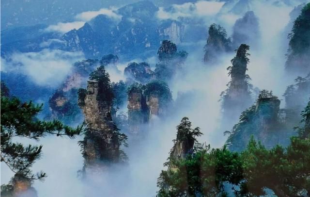 张家界风景区位于我国的哪一个省份 ,湖南张家界是怎么样的一个地方呢?图2