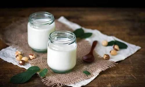 晚上可以喝酸奶不