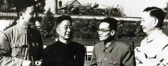 骆驼祥子的作者老舍是公认的什么(骆驼祥子的作者老舍有什么称号)(图2) 骆驼祥子的作者老舍是公认的什么(骆驼祥子的作者老舍有什么称号)(图2)