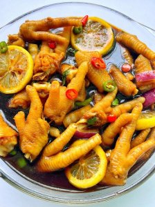 ​柠檬鸡爪的正确泡法窍门（柠檬鸡爪怎么做）