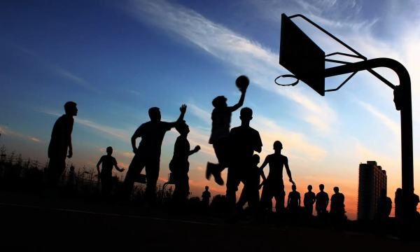 标准篮球场尺寸,一块篮球场的面积有多大?图4