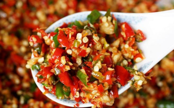 剁辣椒怎么保存不变质,自己制作的剁椒酱怎样才能保证它不变质不长毛不坏图7