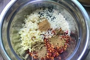 油温80可以泼辣椒,油温80下辣椒面有点苦是怎么回事呢图12