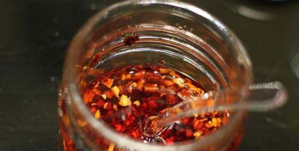 油温80可以泼辣椒,油温80下辣椒面有点苦是怎么回事呢图3